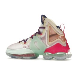 Nike LeBron 19 - Alliant Tradition Sportive et Innovation Technologique